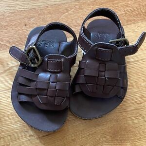 Baby gap fisherman sandals